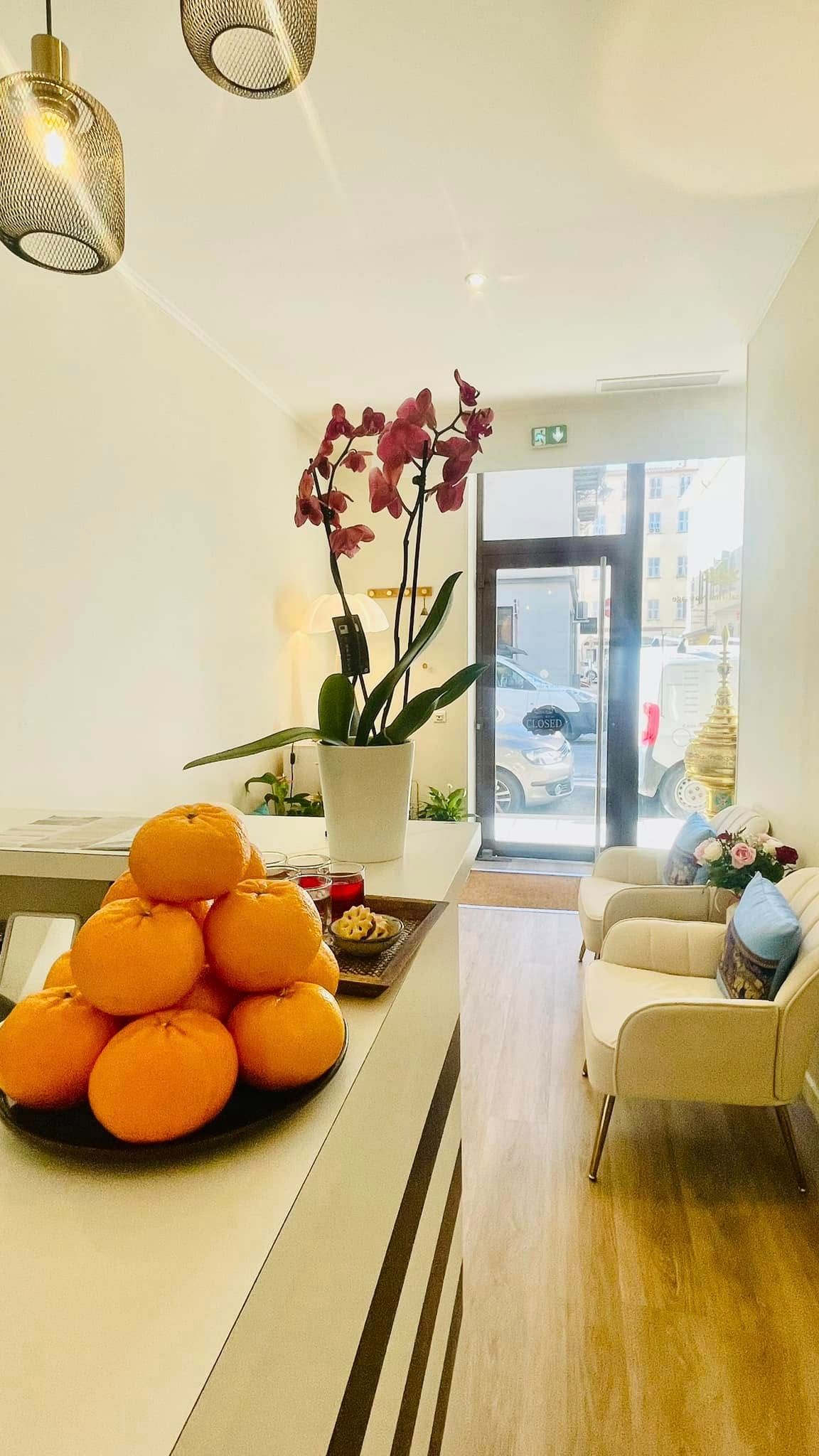 Boutique avec vue sur l'extérieur