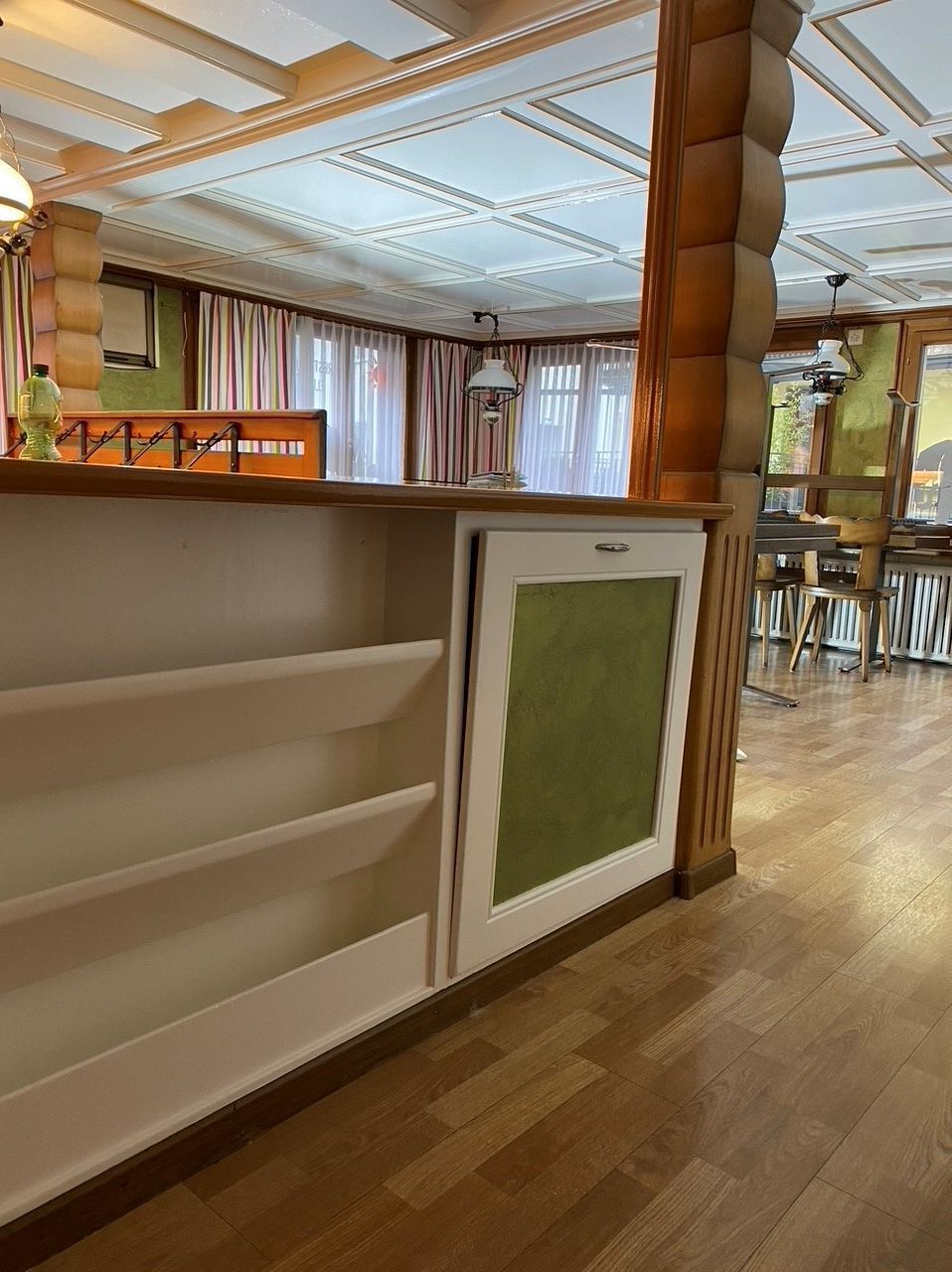 Schiavano Bodenarbeiten Beläge Technken Maler Tapeten Böden