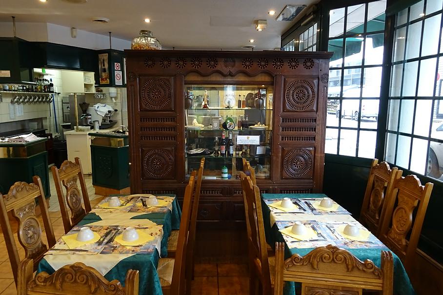 Restaurant avec vue sur cuisine Restaurant avec vue sur cuisine