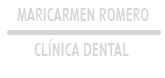 El logotipo de la Clínica Dental Maricarmen Romero en español