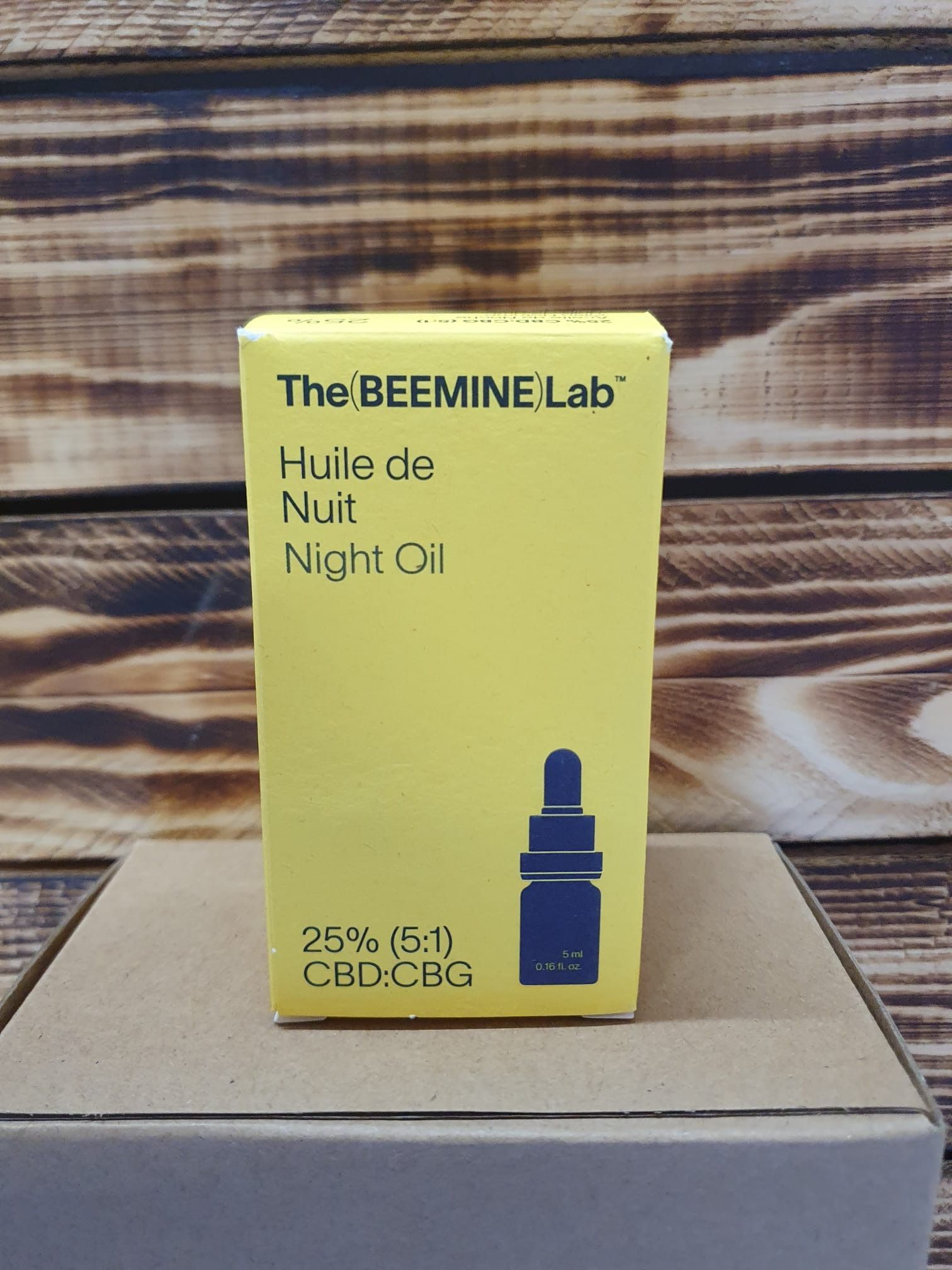 Una caja de aceite de noche Beemine Lab Huile de Nuit