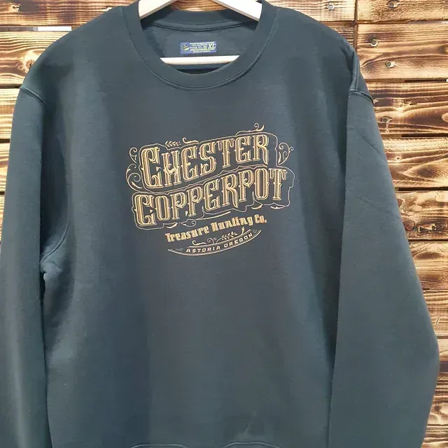 Una sudadera negra con las palabras Chester Copperpot.