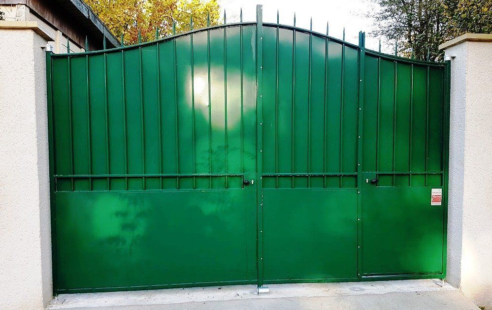 Portail avec portillon intégré