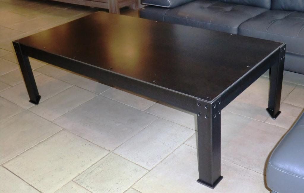 Table de salon acier vernis