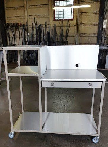 Plan de travail en inox roulant