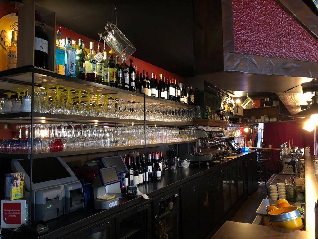 Agencement arrière d'un bar