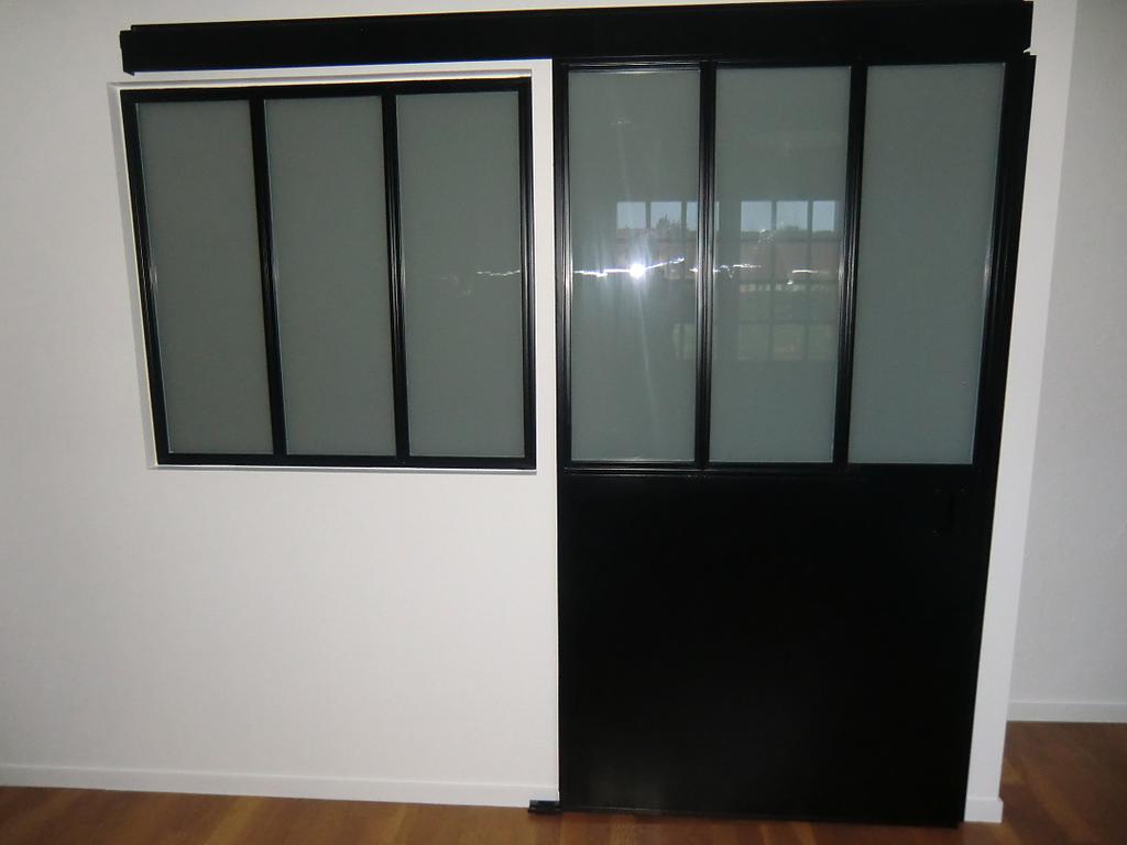 Verrière et porte coulissante moderne