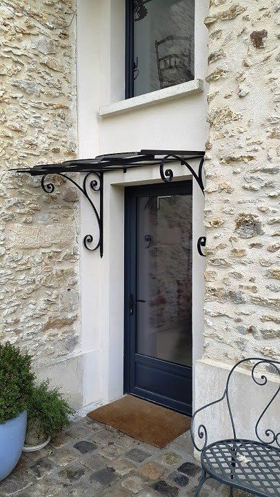 Marquise pour une porte d'entrée