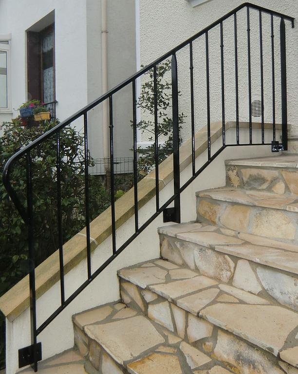 Rampe extérieur d'escalier en pierre