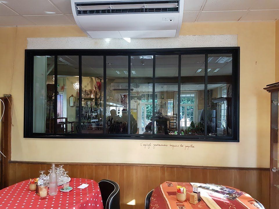 Verrière de salle de restaurant