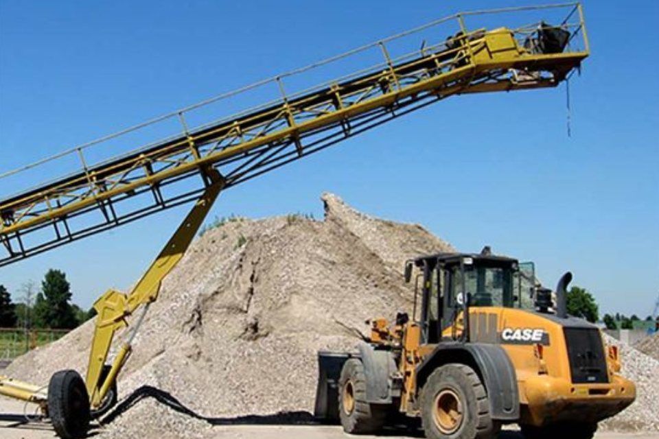 Erdbewegungsarbeiten der Riedel Rückbau GmbH