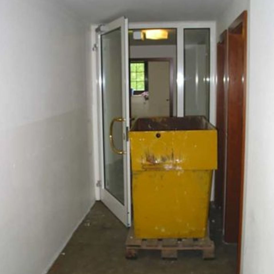 Minicontainer der Riedel Recycling GmbH im Sportschloss Velen