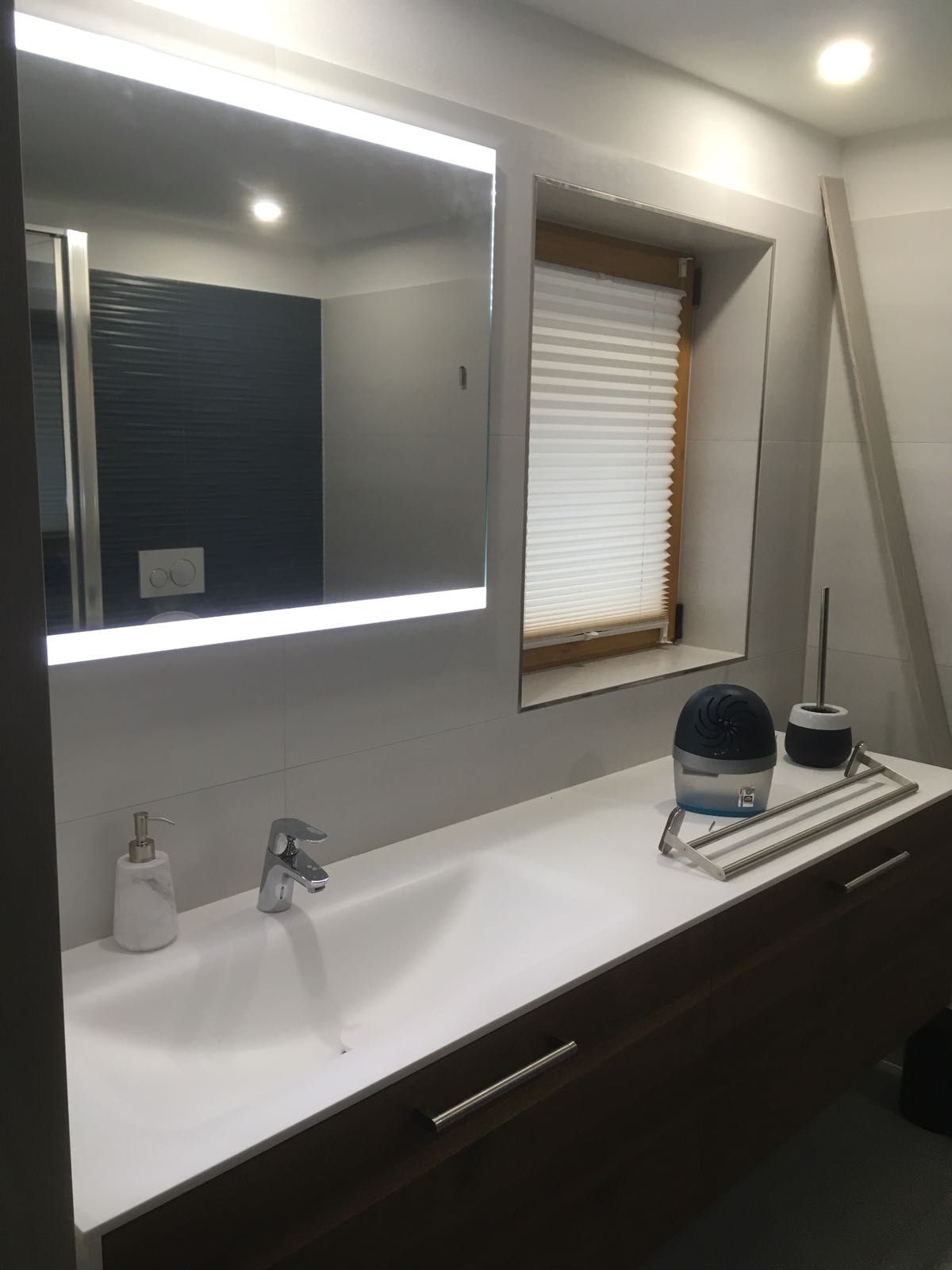 Lavandino con specchio ampio - Ripelio Sagl Pregassona