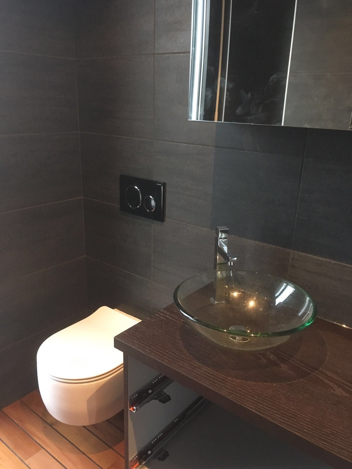 Lavandino e WC moderni - Ripelio Sagl Pregassona