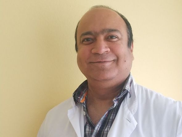 Dr Latif Vaqar - chirurgien