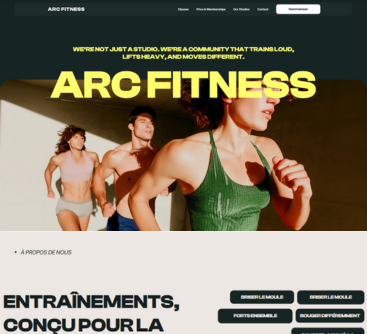 Page d'accueil du site web d'Arc Fitness, présentant des coureurs en tenue de sport et un texte jaune sur fond vert foncé.