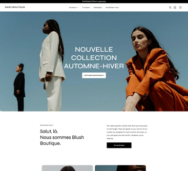 Des femmes présentent la mode automnale sur fond de ciel bleu. Texte en surimpression : Nouvelle Collection Automne-Hiver.