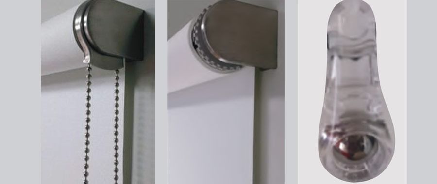 Una puesta de sol se refleja en las persianas de una ventana.