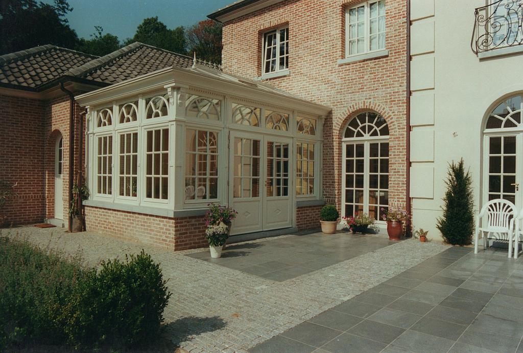 Véranda alumium vitrage petits bois