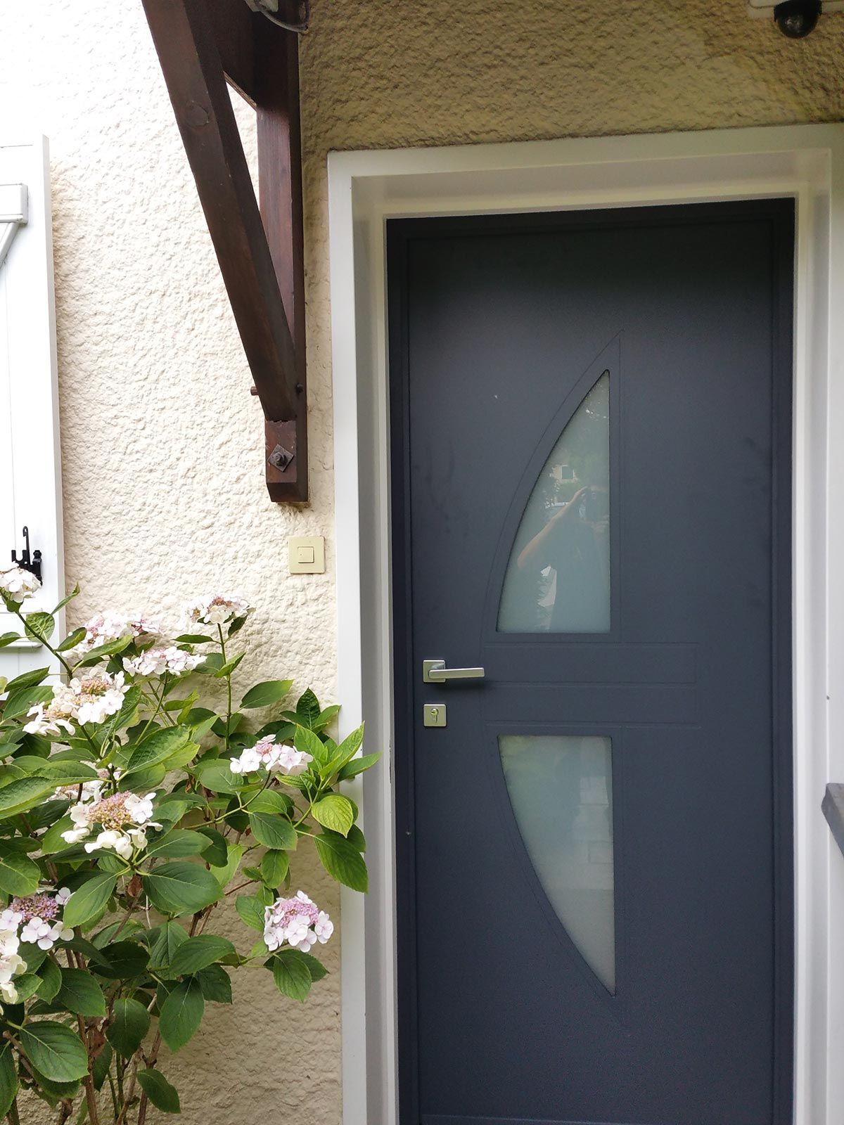 Porte d'entrée en aluminium