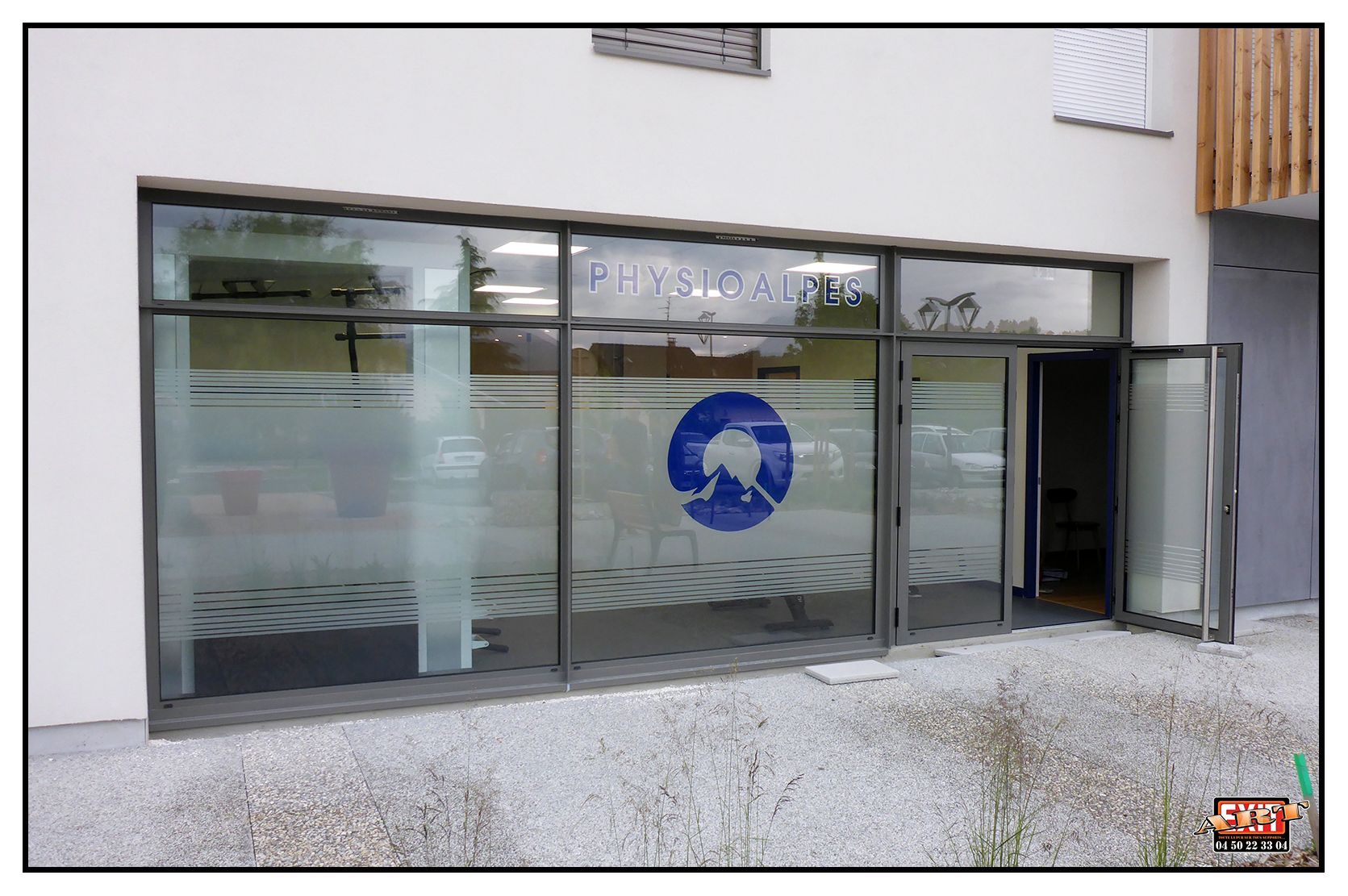 Bâche de chantier blanche et jaune