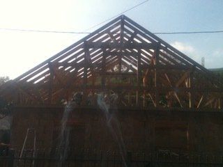 Création de couverture avec charpente en bois