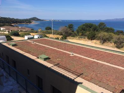 Large toit plat étanche