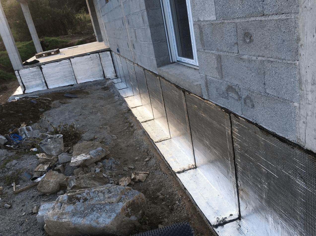 Travaux d'étanchéité pour des murs enterrés