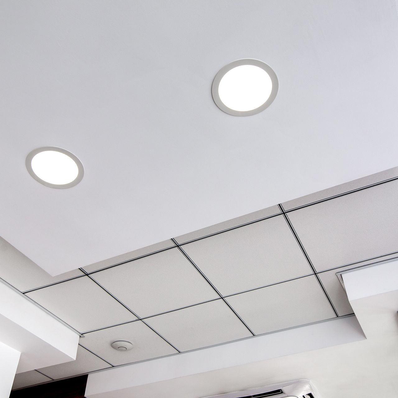 Faux plafond à éclairage intégré