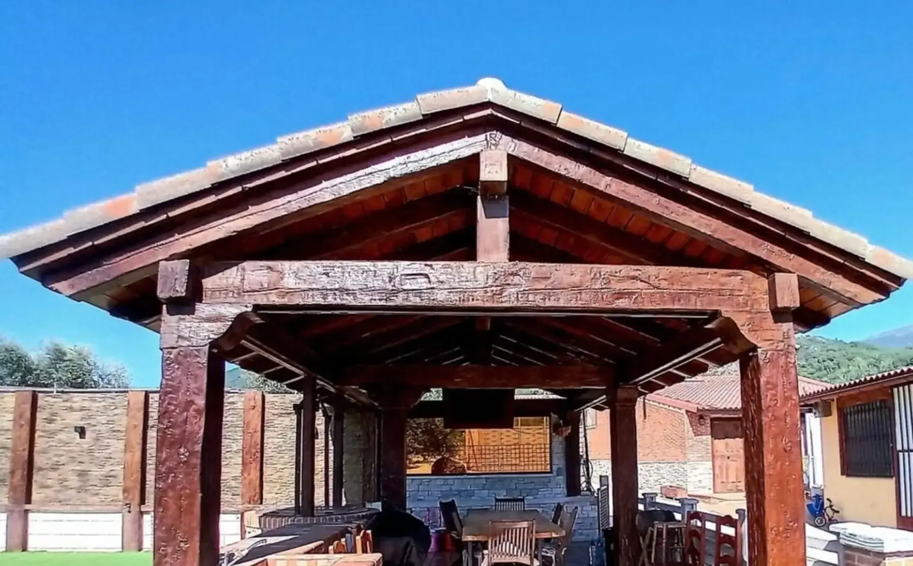 Una imagen de marcador de posición con una forma similar a un paisaje gris claro y un círculo en la parte superior.