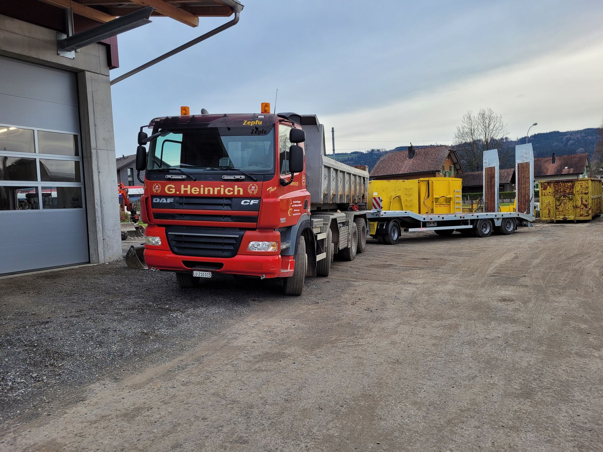 Abfallcontainer auf Baustelle