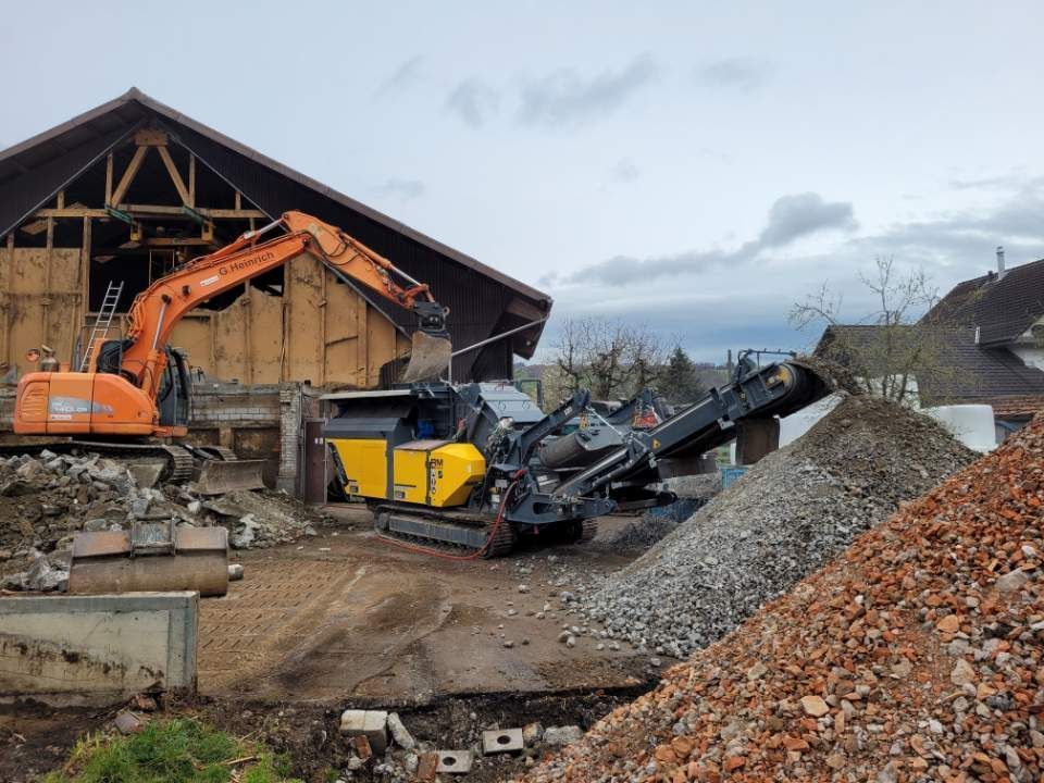 Bagger vom Heinrich Gerhard & Cyril Baggerbetrieb