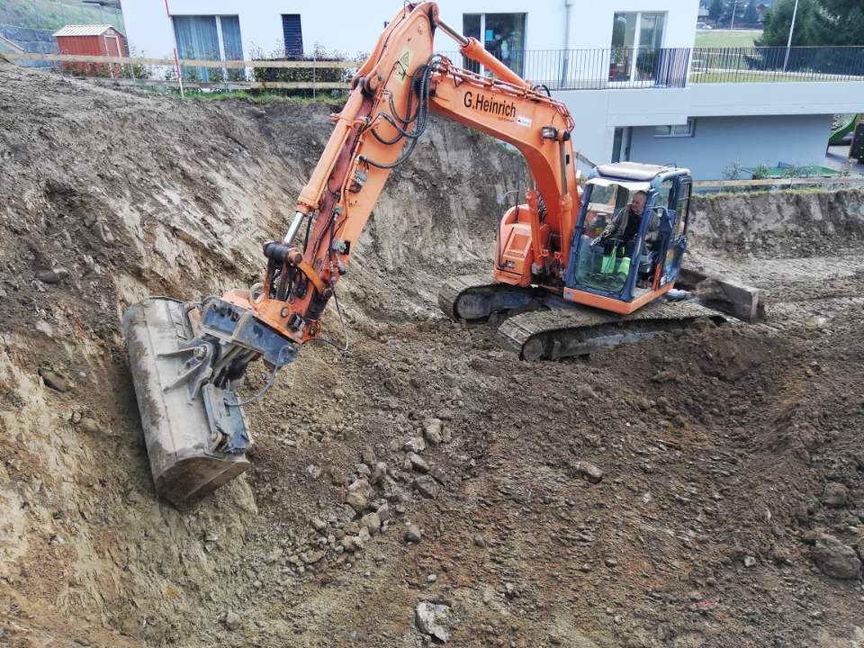 Bagger vom Heinrich Gerhard & Cyril Baggerbetrieb