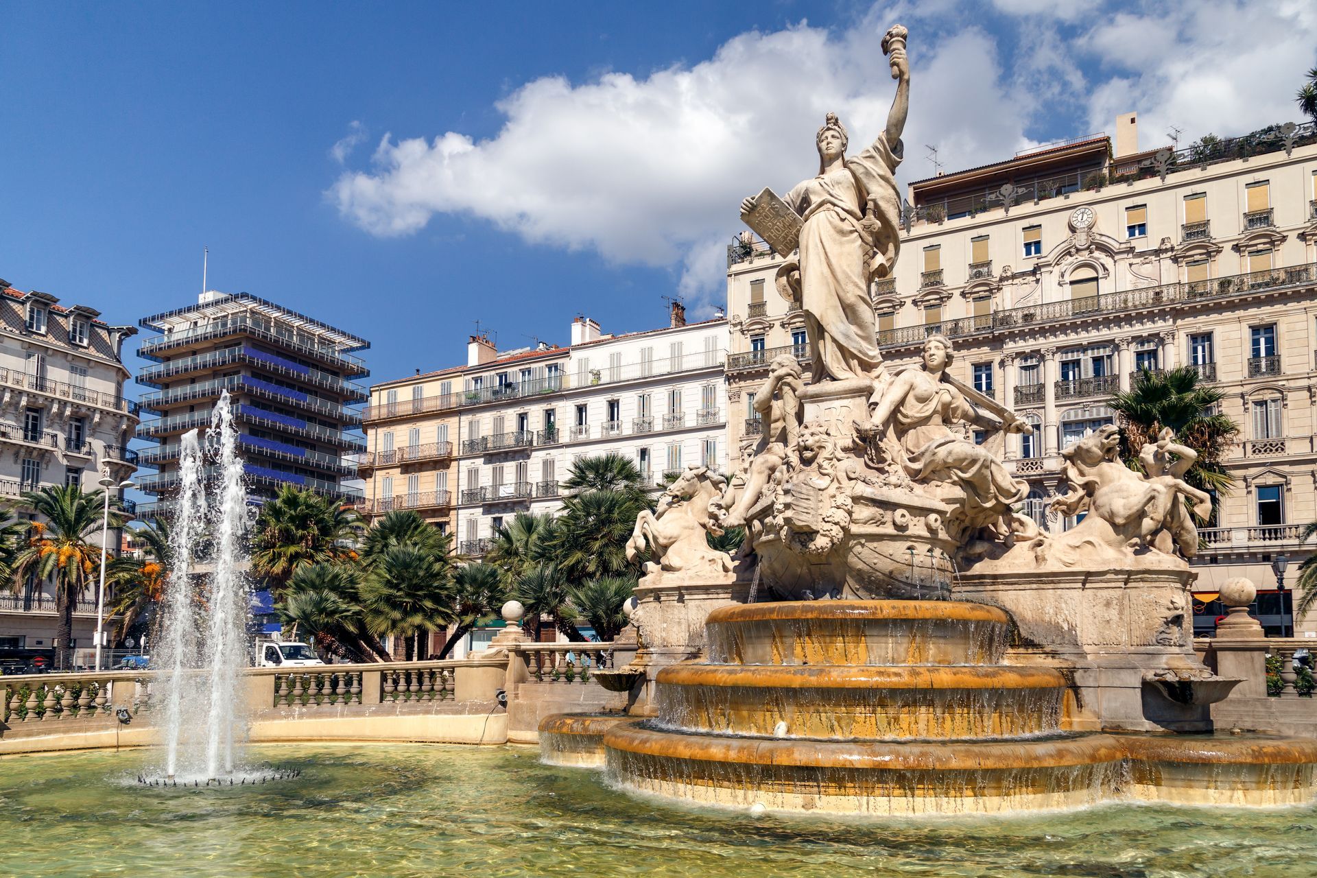 Fontaine extérieure de Toulon