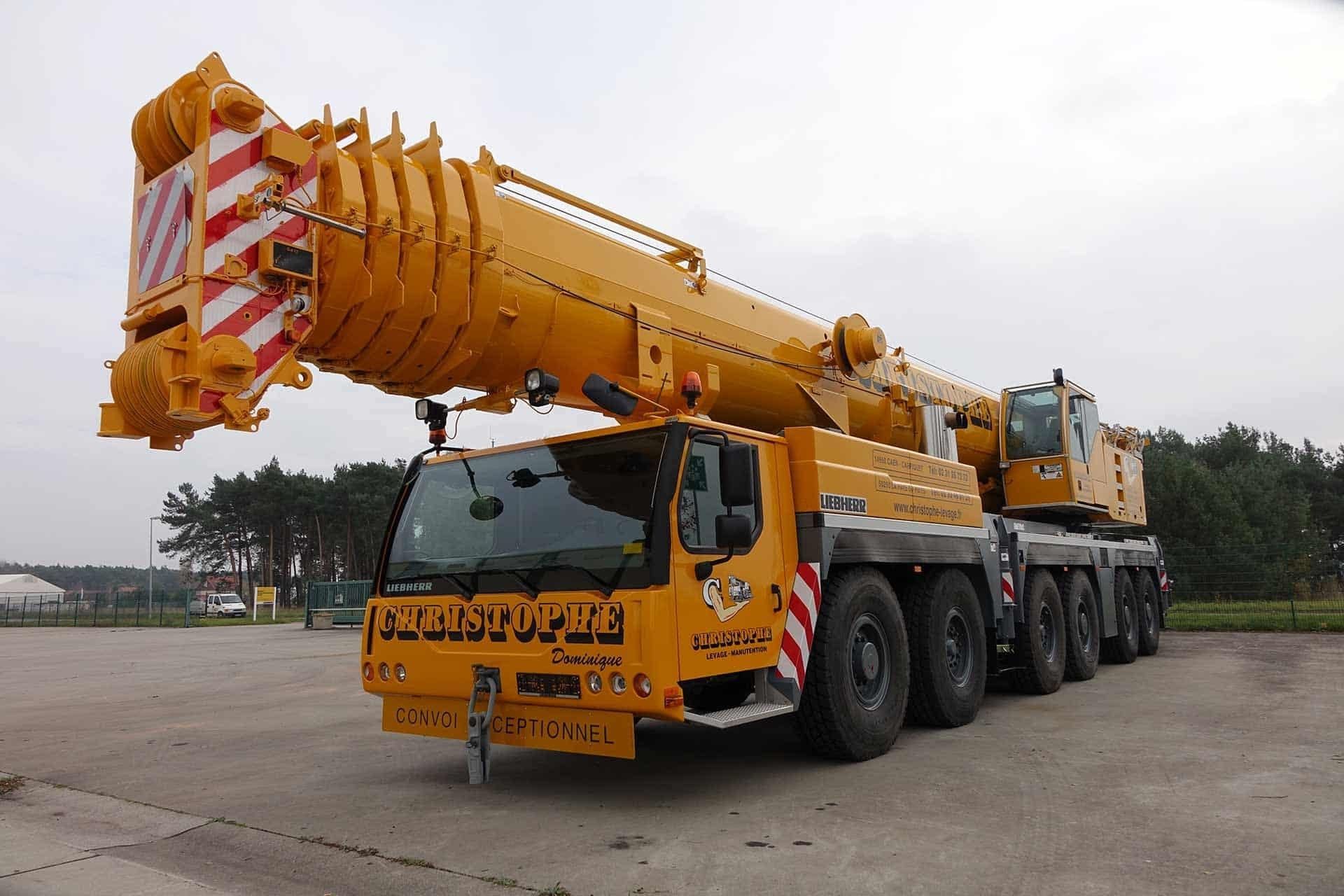 Grue mobile de 250 tonnes