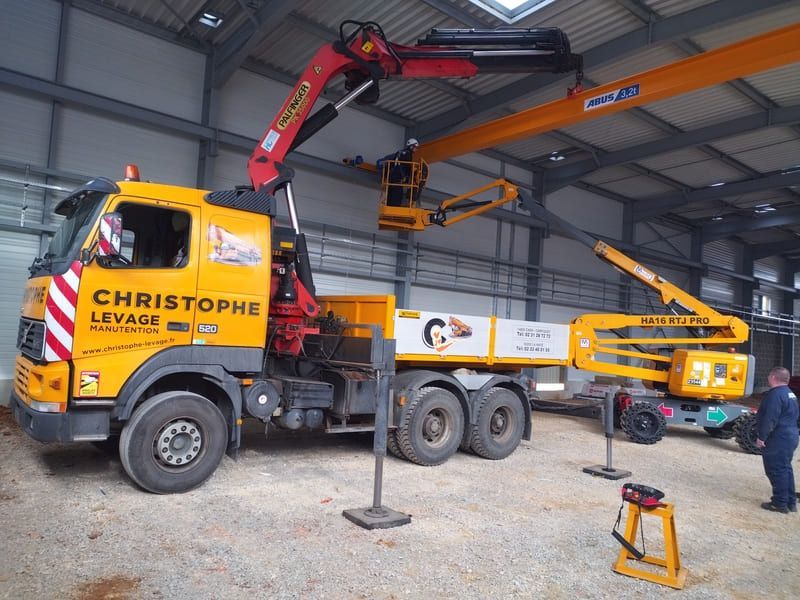 Levage d'un pont roulant