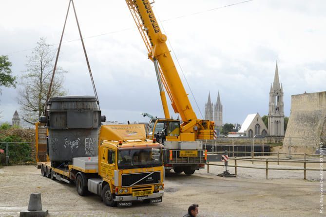 Levage sur une place