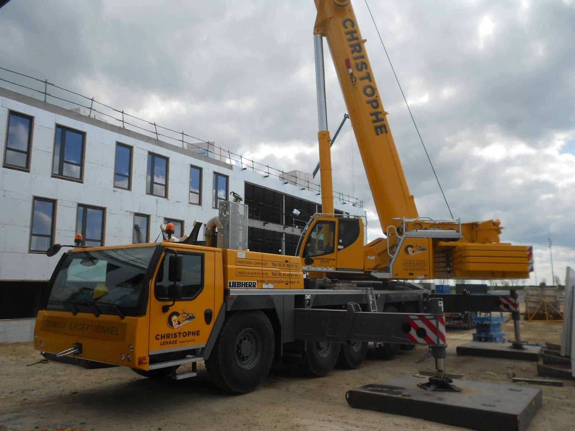 Grue liebherr de 170 tonnes