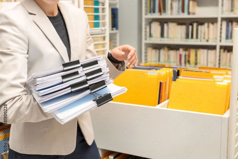 Buchführung, Frau, Akten