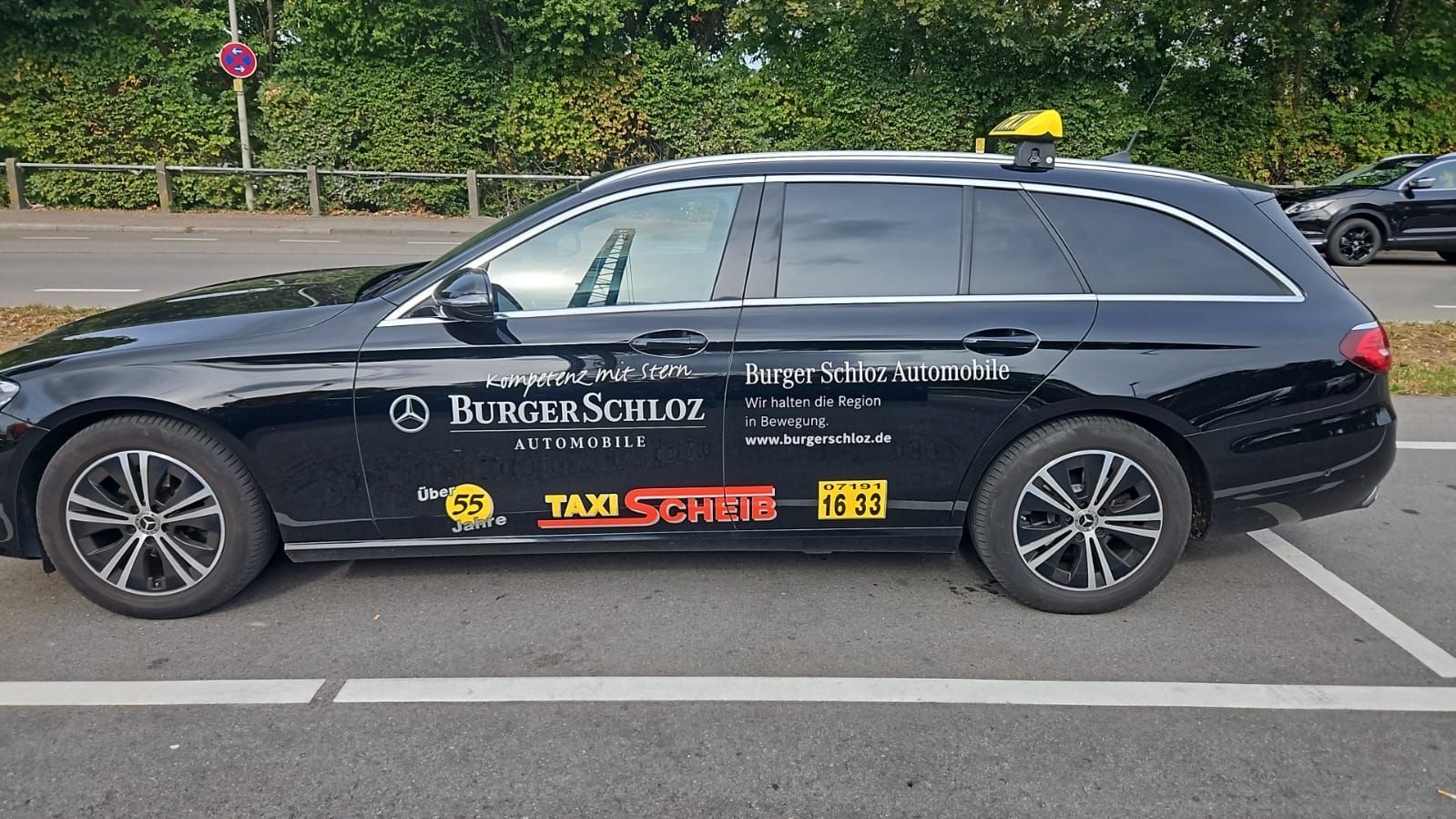 Taxi Scheib Fahrzeug schwarz
