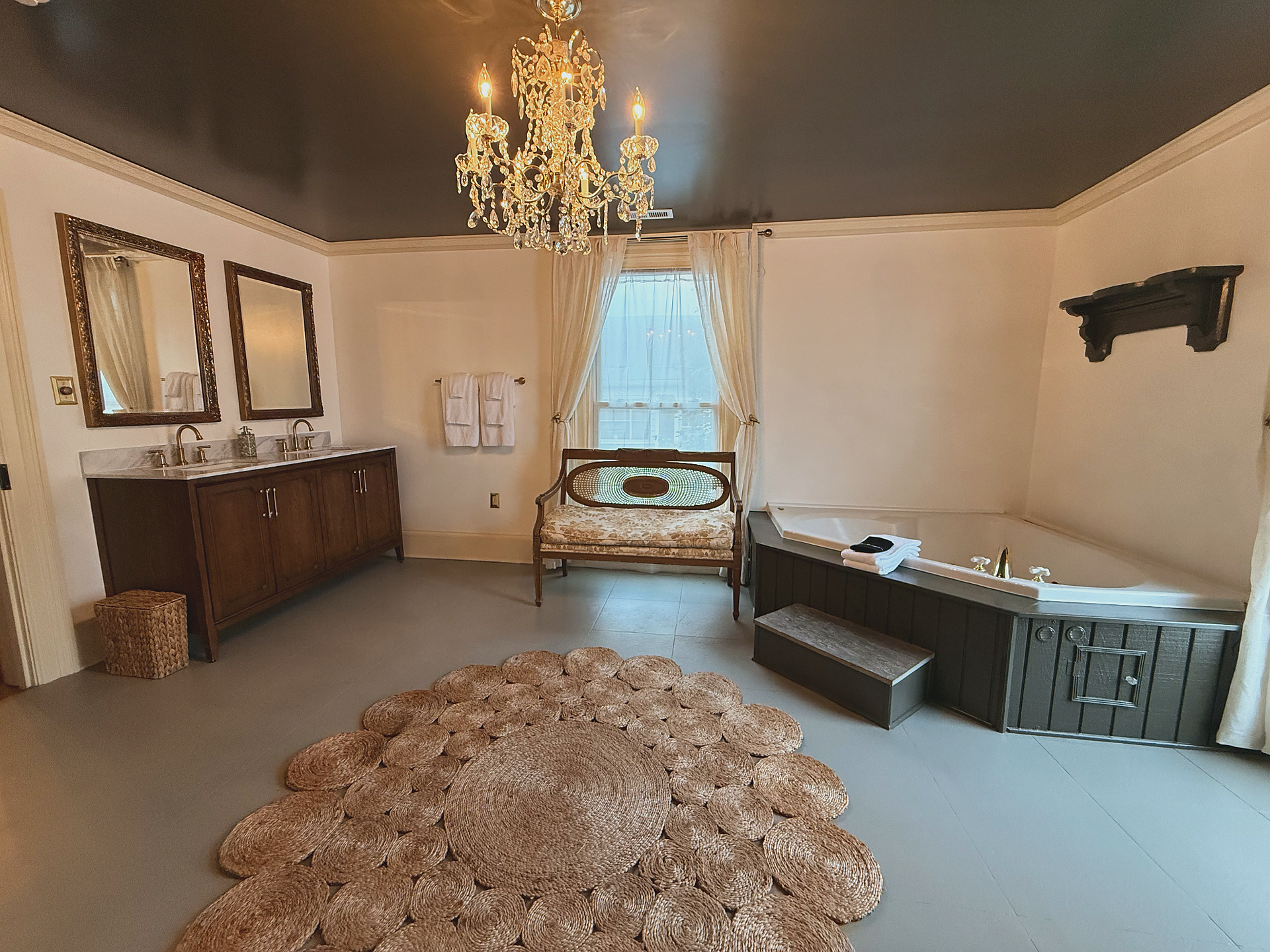 Private bathroom in The Aviary Suite