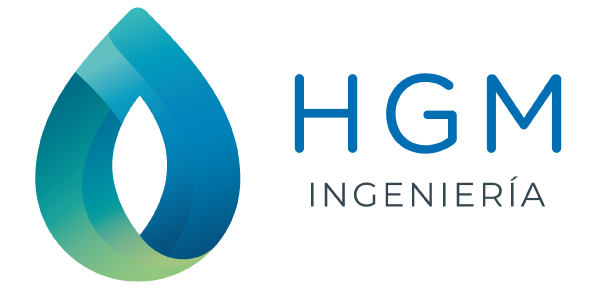Logotipo de HGM Ingeniería, que presenta una forma de lágrima azul y verde junto al texto 