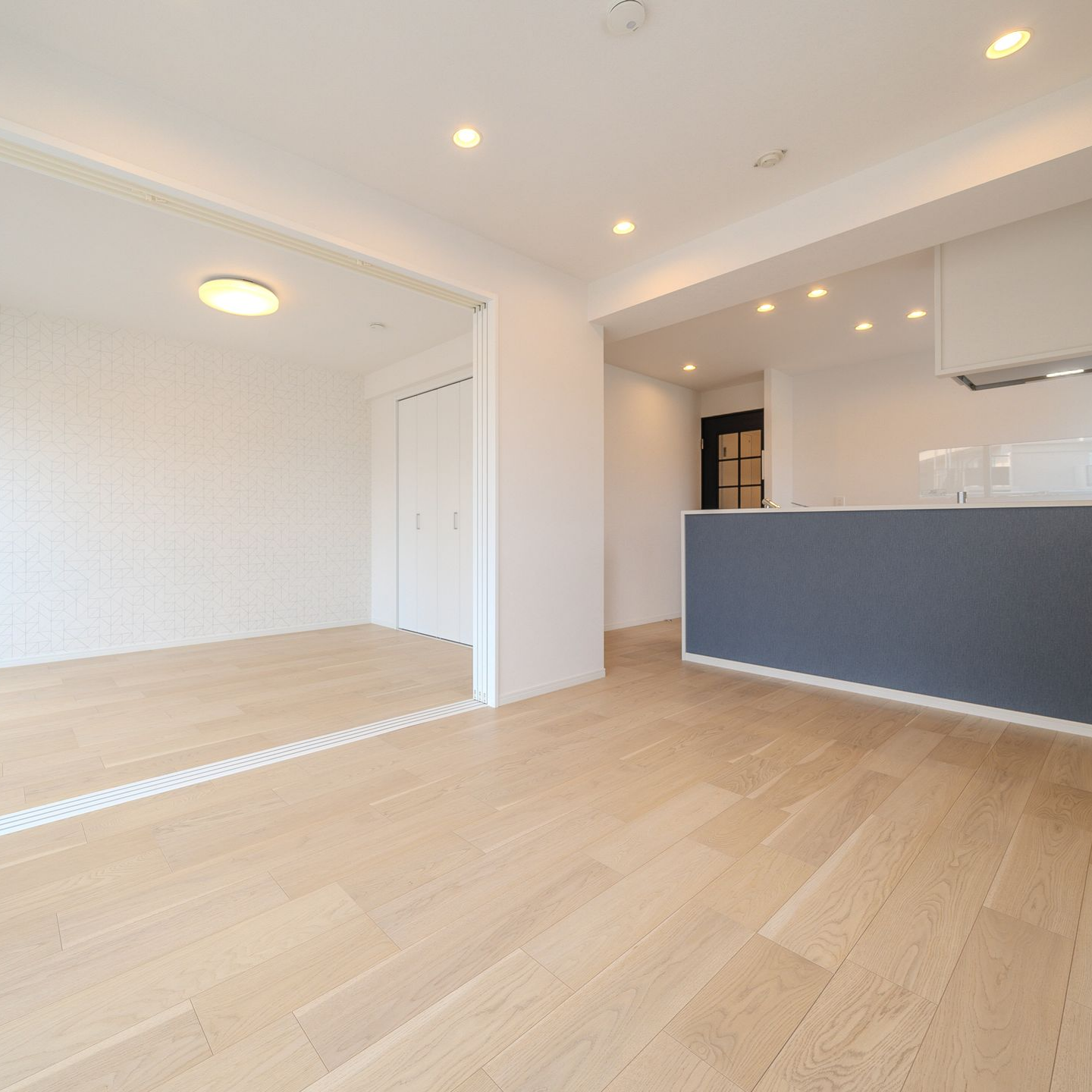 Vue d'un intérieur cuisine-séjour