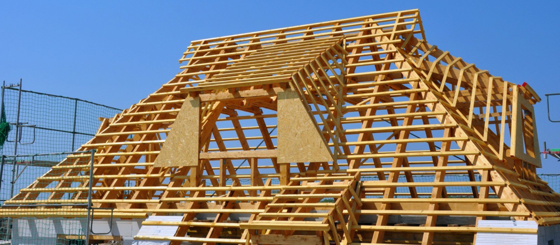 Holzkonstruktion eines Dachs – Arbeiten der Frank Sperling Dachdecker GmbH