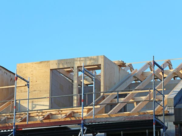 Holzkonstruktion eines Dachs – Arbeiten der Frank Sperling Dachdecker GmbH