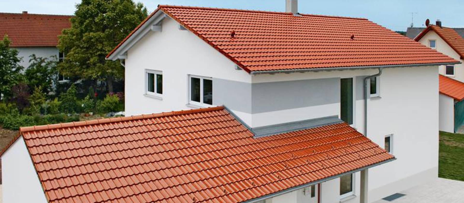 Haus mit Steildach – Arbeiten der Frank Sperling Dachdecker GmbH