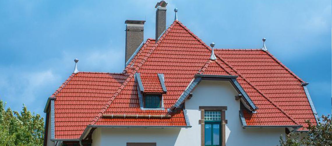 Haus mit Steildach – Arbeiten der Frank Sperling Dachdecker GmbH