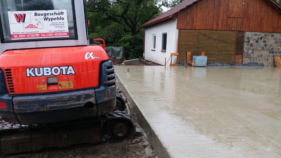 Es wird ein Fundament gebaut