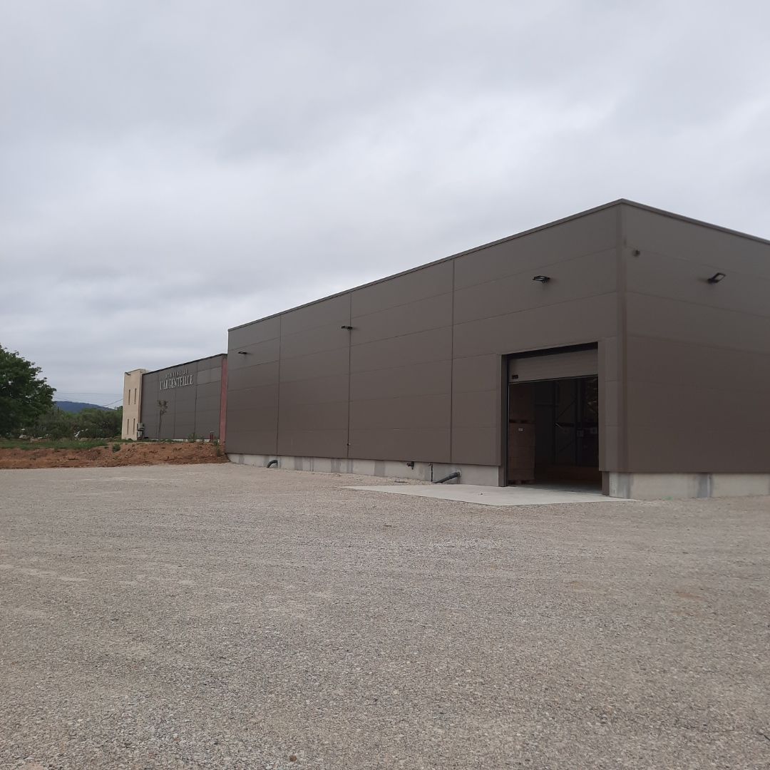 Bâtiment industriel, bardage métal