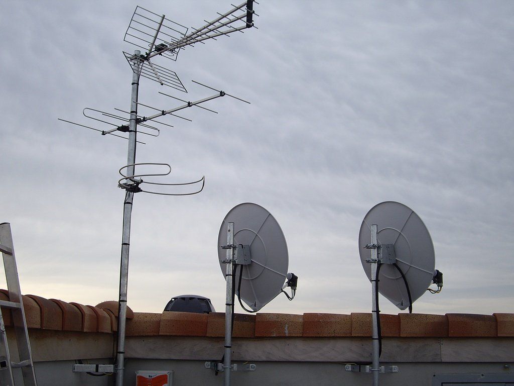 Antennes paraboles et satellites